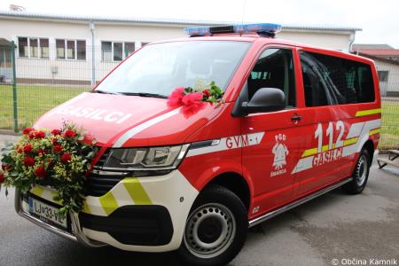 Prostovoljno gasilsko društvo Šmarca bogatejše za novo vozilo (1)